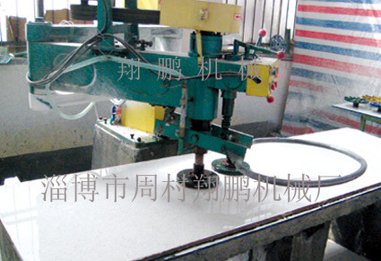 簡(jiǎn)易單頭拋光機(jī).jpg 簡(jiǎn)易單頭拋光機(jī).jpg